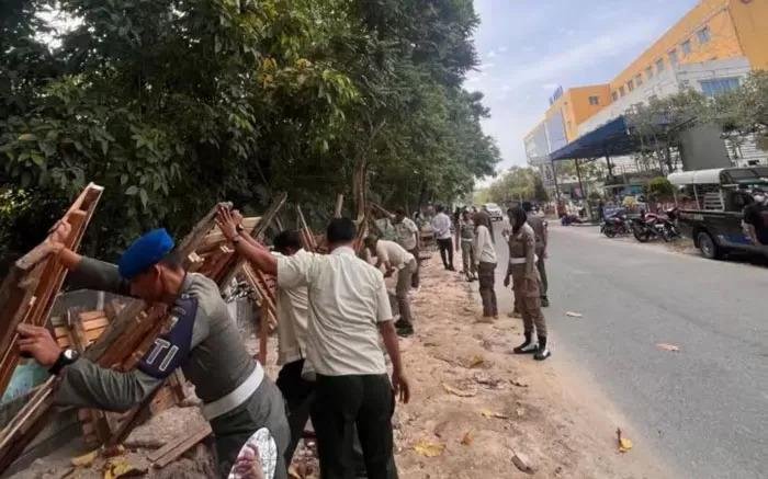 2025-10-30-7019Pol PP.jpg